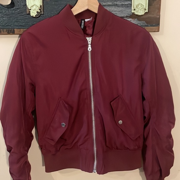 H&M Divided Burgundy Bomber Jacket Size 4 - Picture 6 of 16